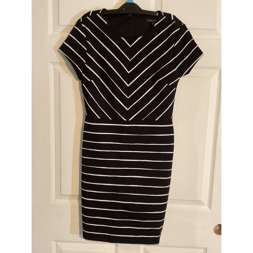 Banana Republic Womens 8 Petite‎ Black White Striped Sheath Dress Short Slv